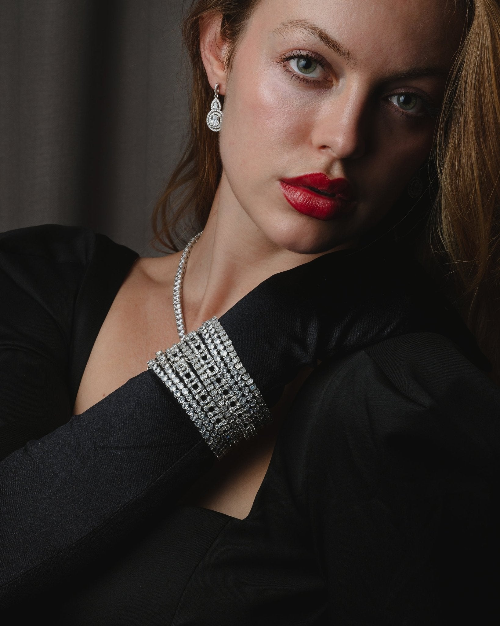 Alice Round Cut Allyure Stones Bracelet – Refined Sterling Silver Old Hollywood Women’s Jewelry by Godfrey Allure