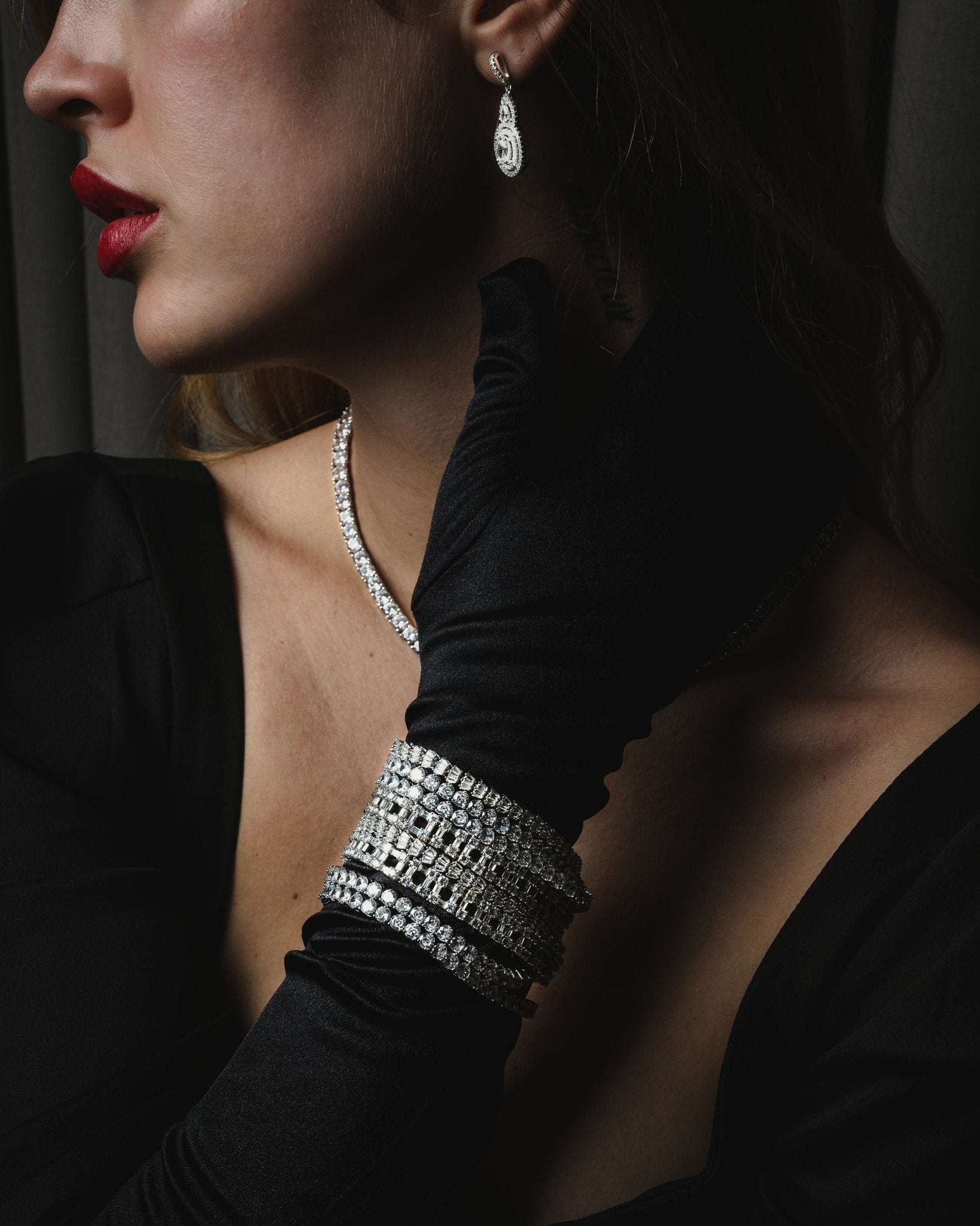 Alice Round Cut Allyure Stones Bracelet – Refined Sterling Silver  Old Hollywood Women’s Jewelry by Godfrey Allure